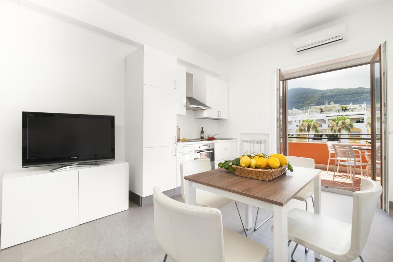 Amore Rentals - Casa Katia Sorrento Luaran gambar