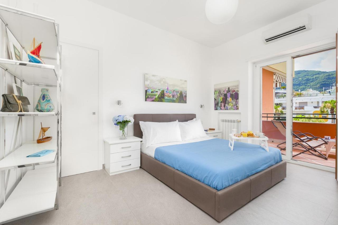 Amore Rentals - Casa Katia Sorrento Luaran gambar