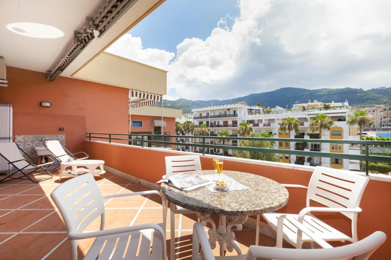 Amore Rentals - Casa Katia Sorrento Luaran gambar